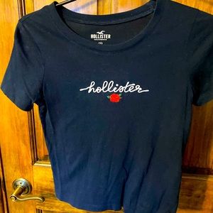 HOLLISTER Girls XS navy blue crop top w/rose